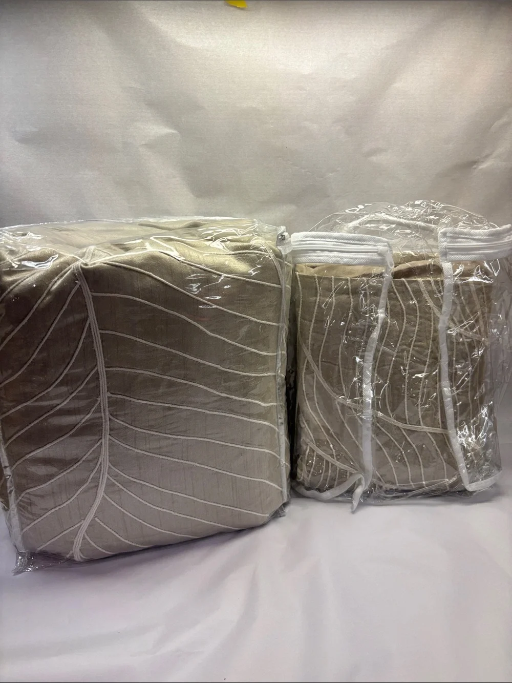 NWOT Donna Karan Home Dune Duvet Cover Set